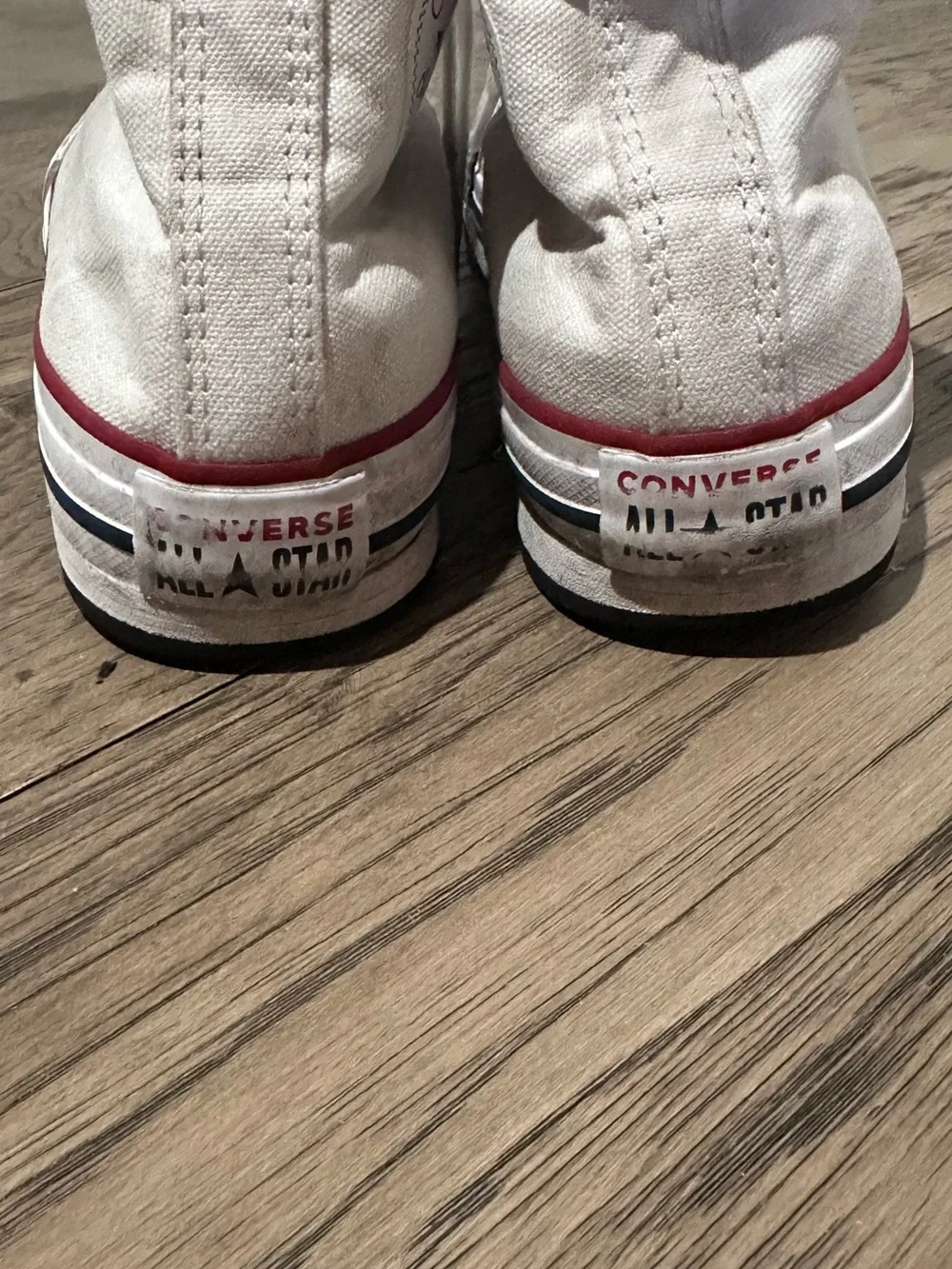 KIDS chuck taylors